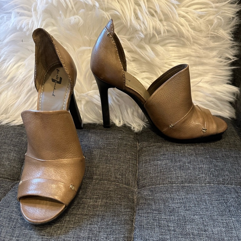 7 For All Mankind Sandals Tan Size 7
